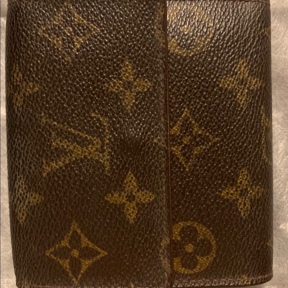 LV MONOGRAM SHORT WALLET